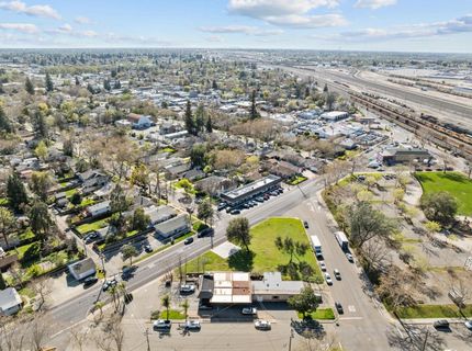 711 Oak St, Roseville, CA 95678 Photo