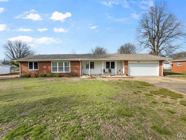 410 Hux Street , Sikeston, MO 63801