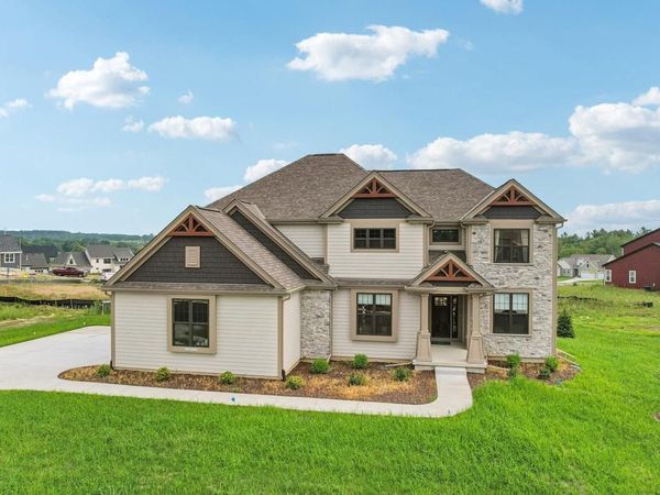 W208N5652 Turnberry LANE, Menomonee Falls, WI 53051