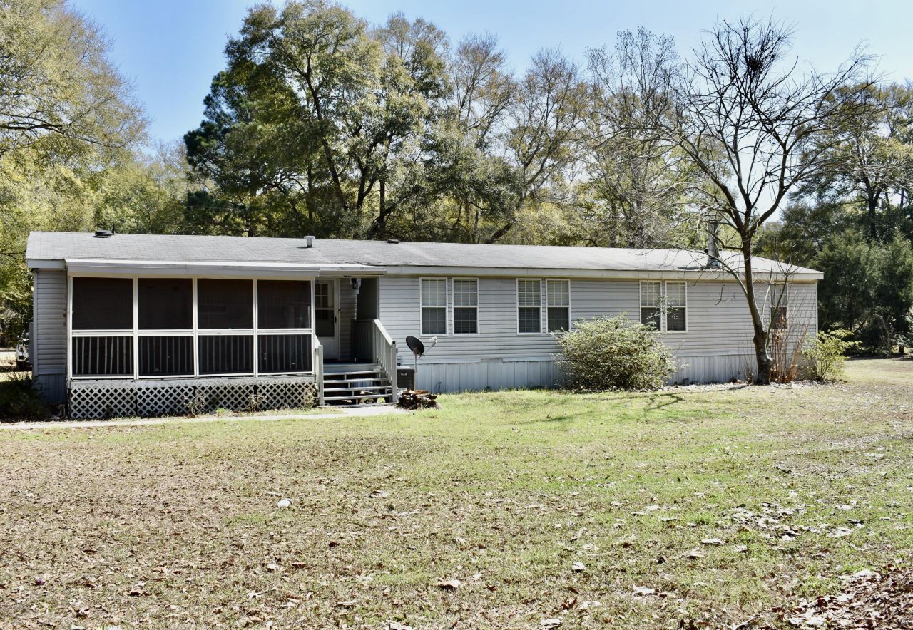 1135 Birch Drive Photo 2