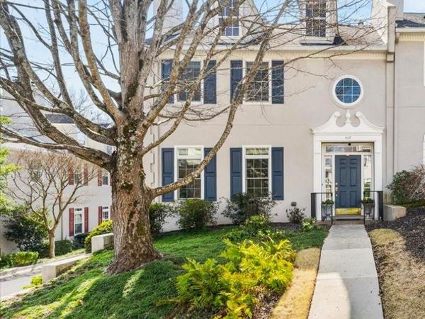 107 Paces Run SE, Unit 107, Atlanta, GA 30339