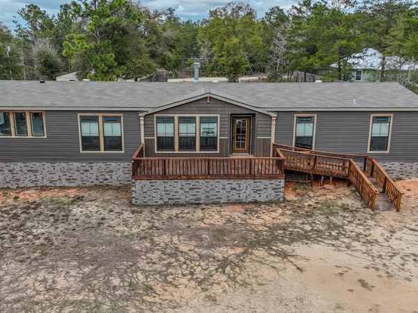 120 Clover Lane, DeFuniak Springs, FL 32433