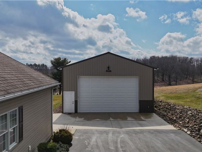 49235 Hickman Road , East Liverpool, OH 43920 Photo 2