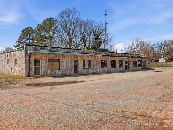 1904 N Rankin Avenue , Newton, NC 28658