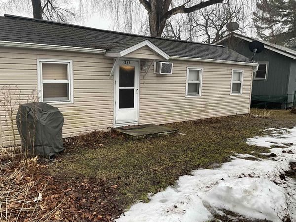 237 S 1st Street, Harpers Ferry, IA 52146