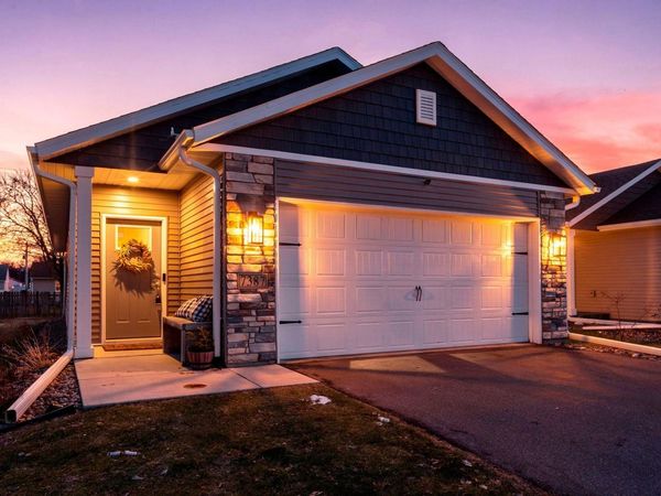 7387 Degrio Way, Inver Grove Heights, MN 55076