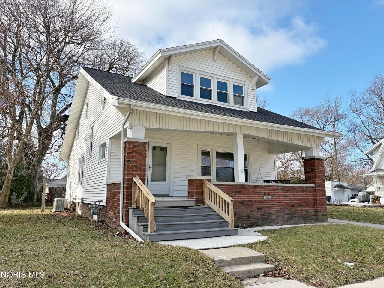 317 W Evers Avenue, Bowling Green, OH 43402 Main Photo