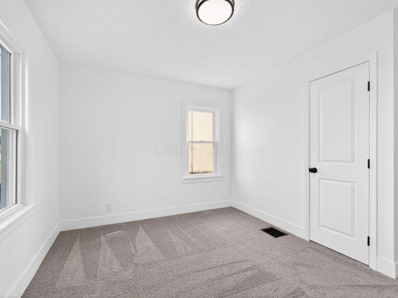 1099 Lawrence Drive , Columbus, OH 43207 Photo 10