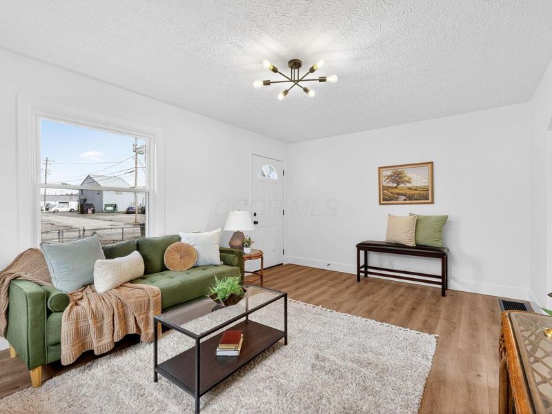 1099 Lawrence Drive , Columbus, OH 43207 Photo 3