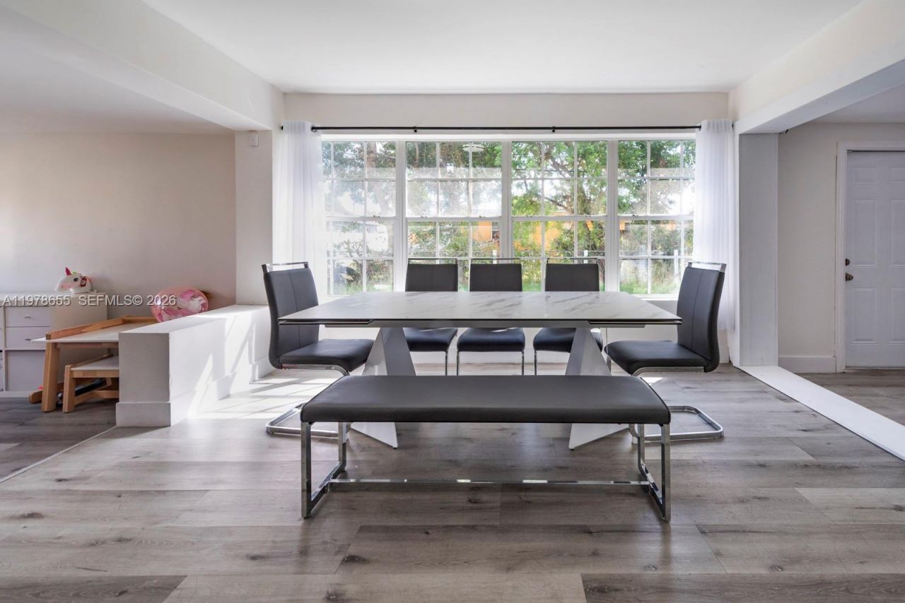 350 SW 30th Ter, Fort Lauderdale, FL 33312 Photo