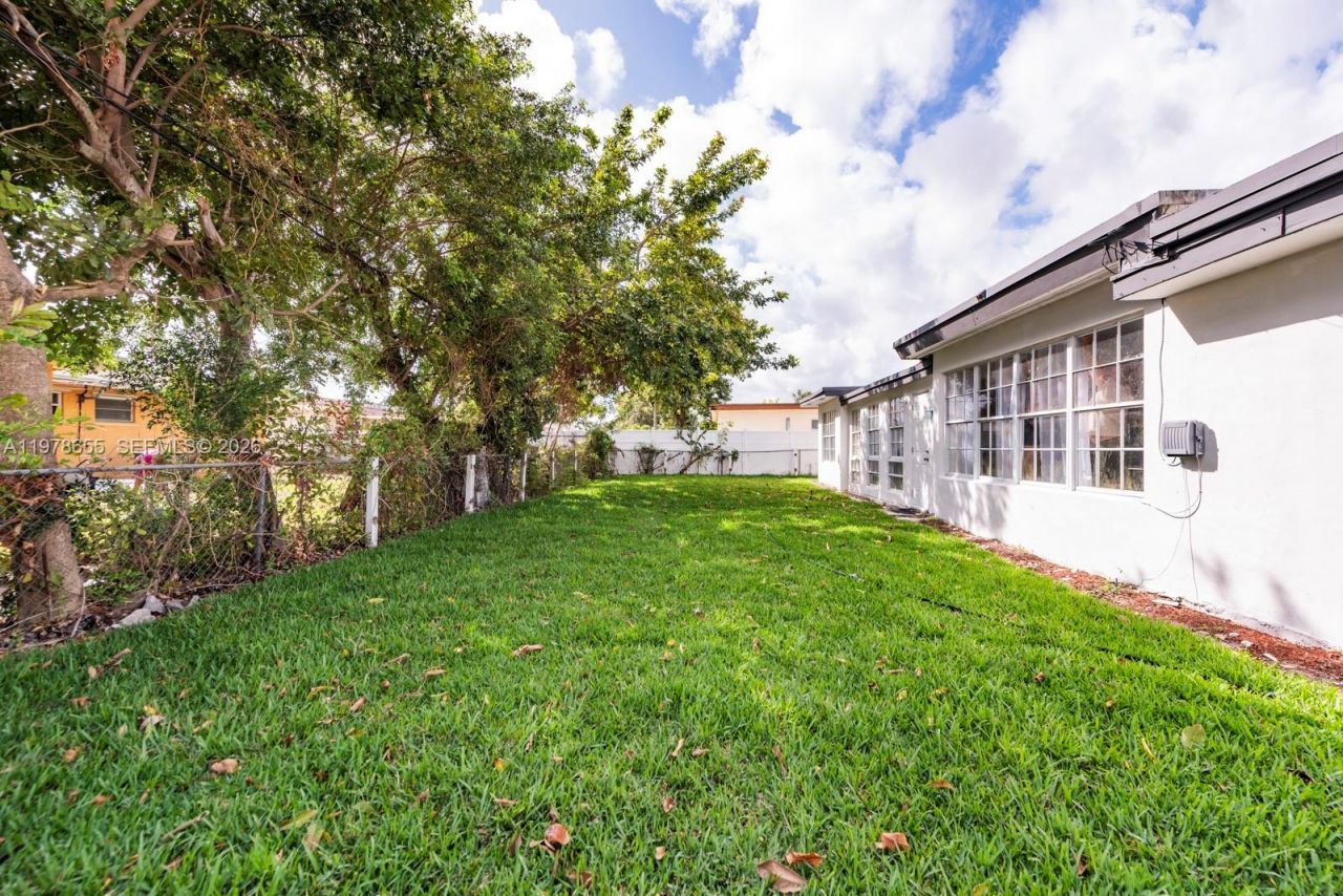 350 SW 30th Ter, Fort Lauderdale, FL 33312 Photo