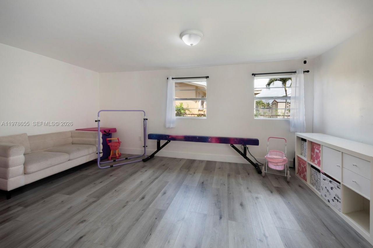 350 SW 30th Ter, Fort Lauderdale, FL 33312 Photo