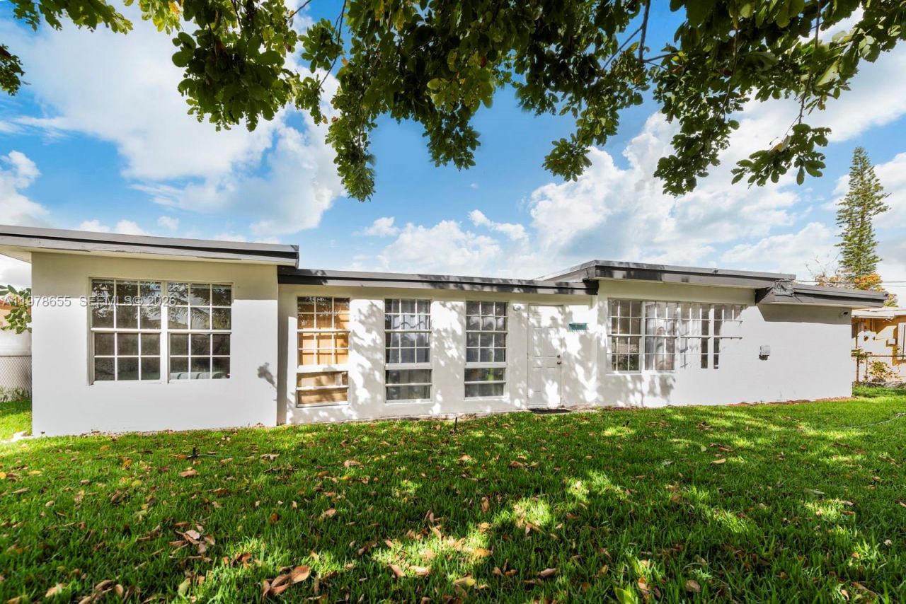 350 SW 30th Ter, Fort Lauderdale, FL 33312 Photo