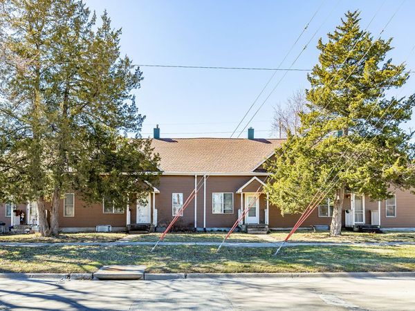 226 1st Street , West Des Moines, IA 50265