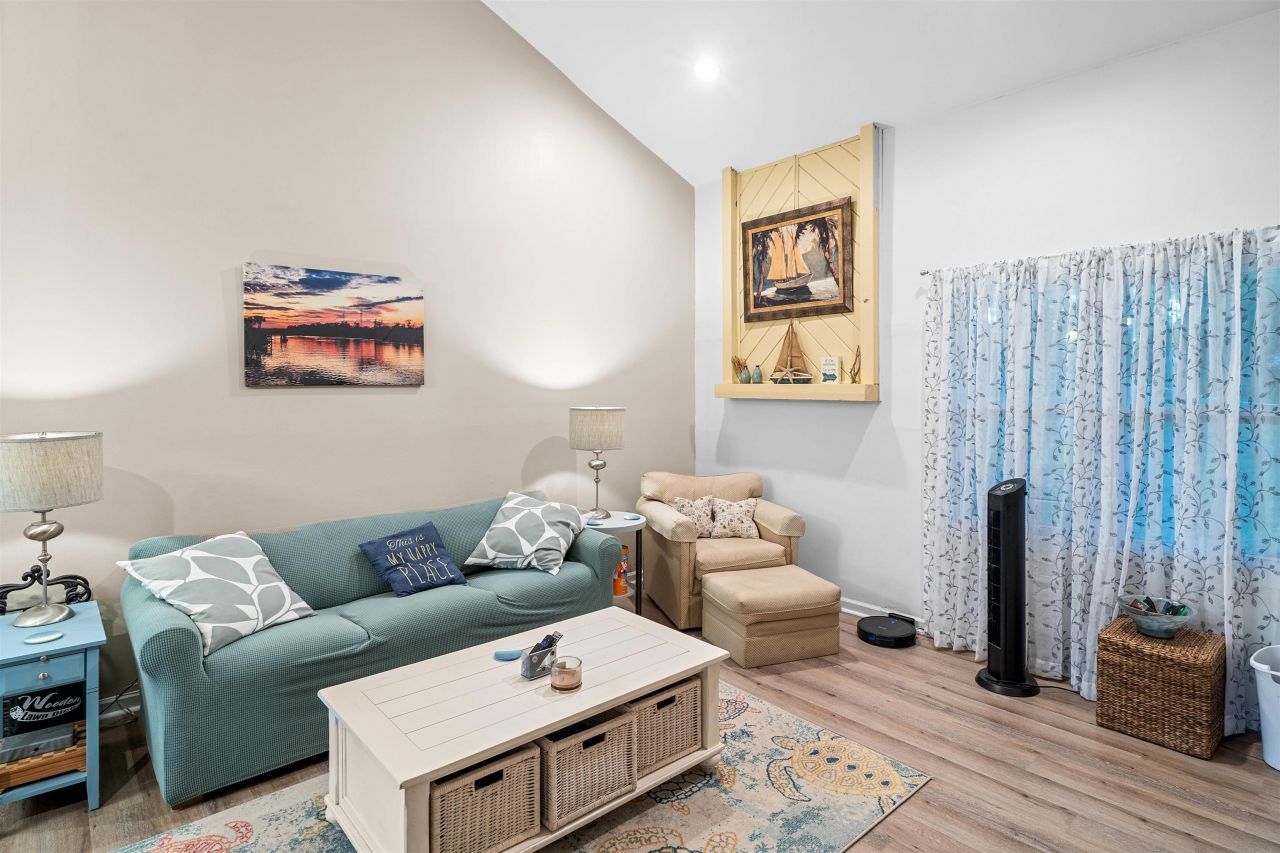 1020 Hunter Ave. Photo 4