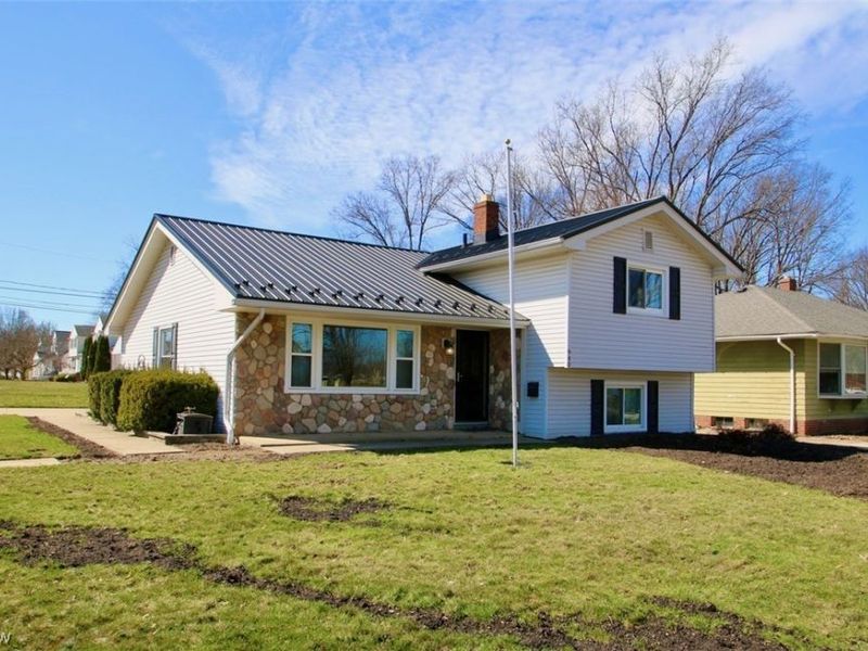 940 Talmadge Avenue, Wickliffe, OH 44092 Photo 1