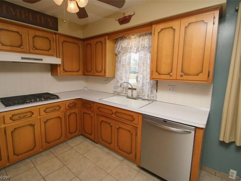 940 Talmadge Avenue, Wickliffe, OH 44092 Photo 12