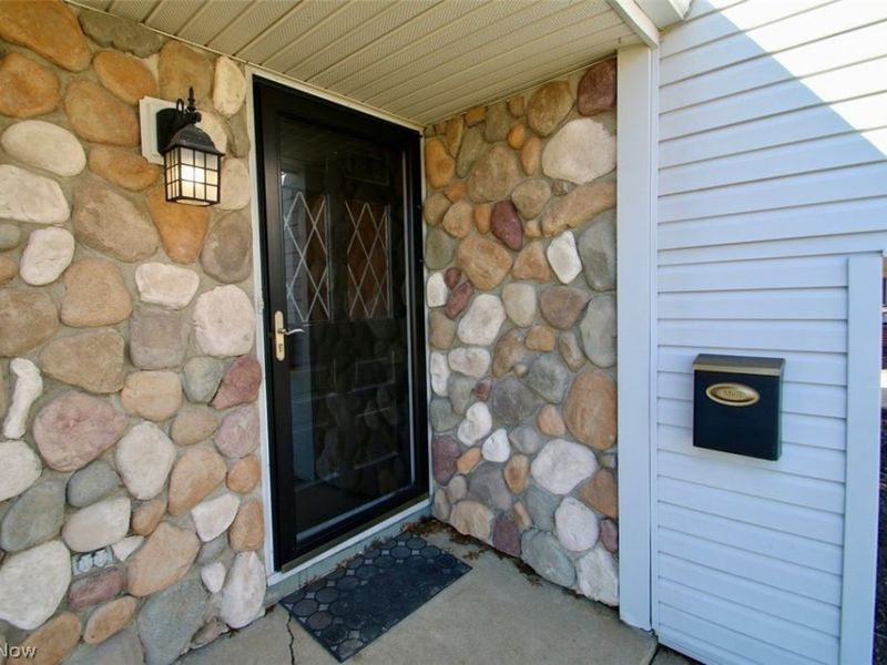 940 Talmadge Avenue, Wickliffe, OH 44092 Photo 3