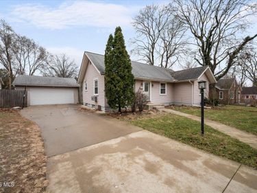 4722 Bowser Drive, Toledo, OH 43613