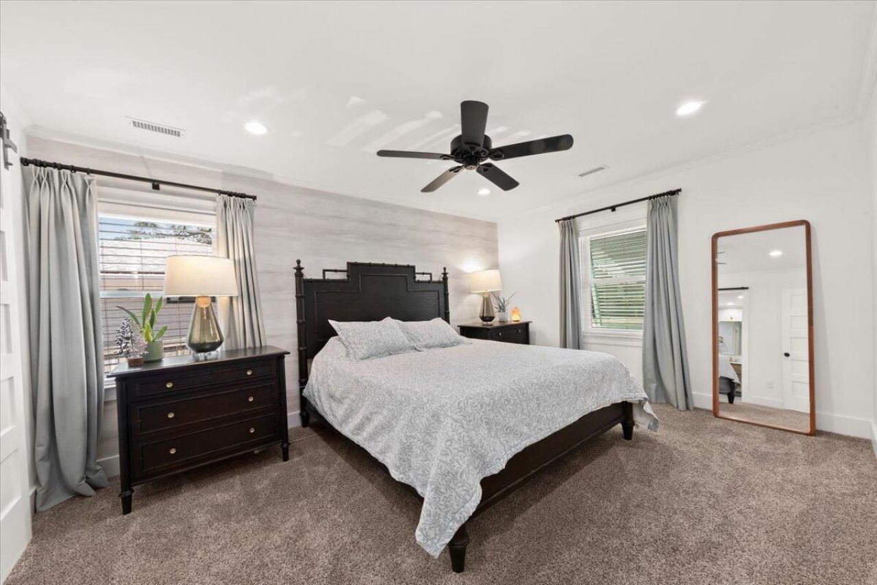 206 Freeman Street Photo 12