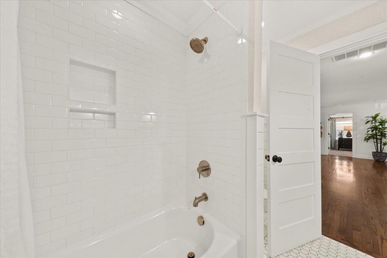 206 Freeman Street Photo 20