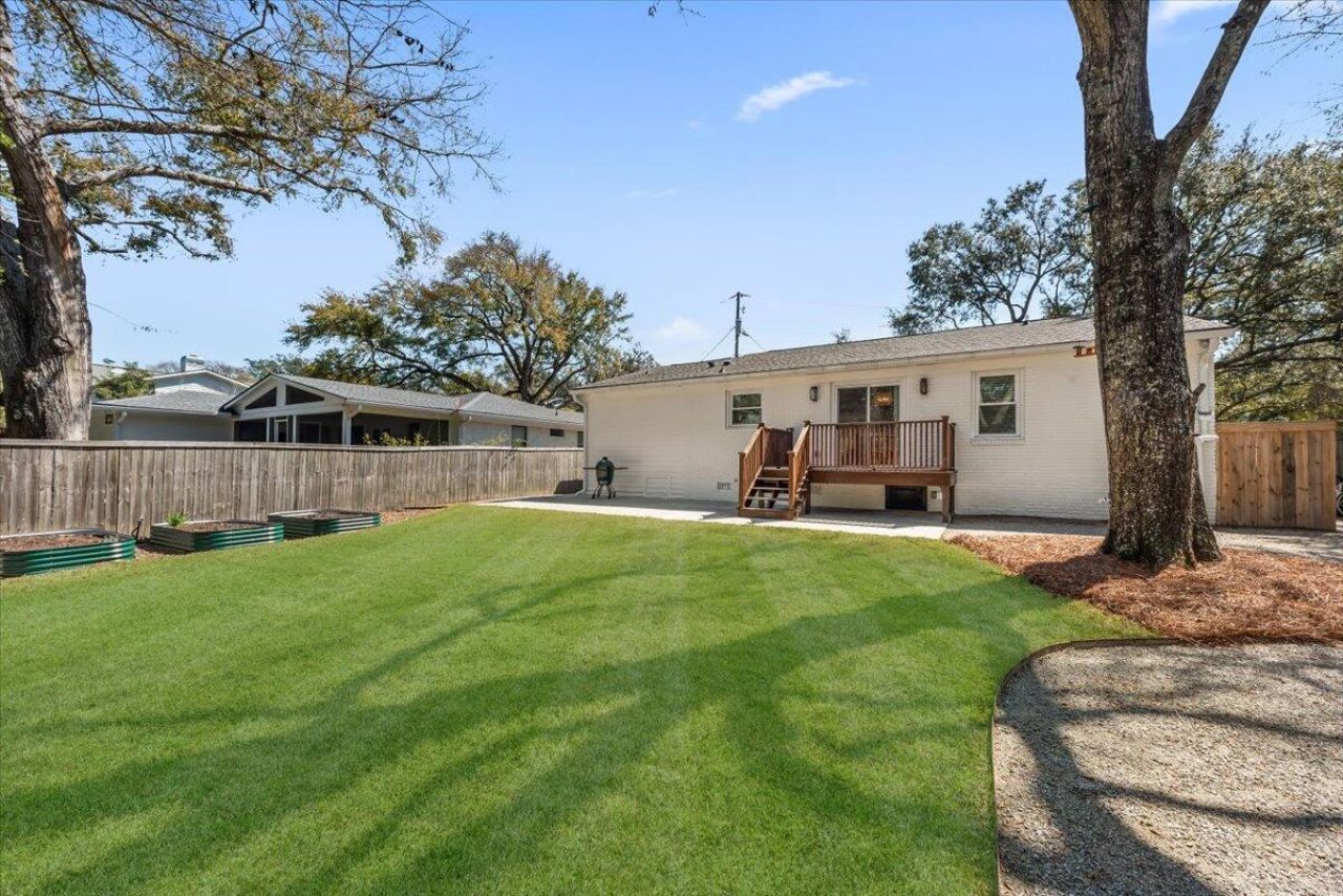 206 Freeman Street Photo 23