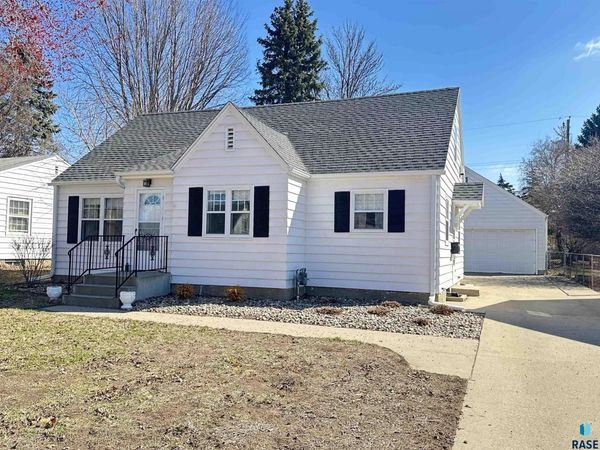 2520 S Center Ave, Sioux Falls, SD 57105