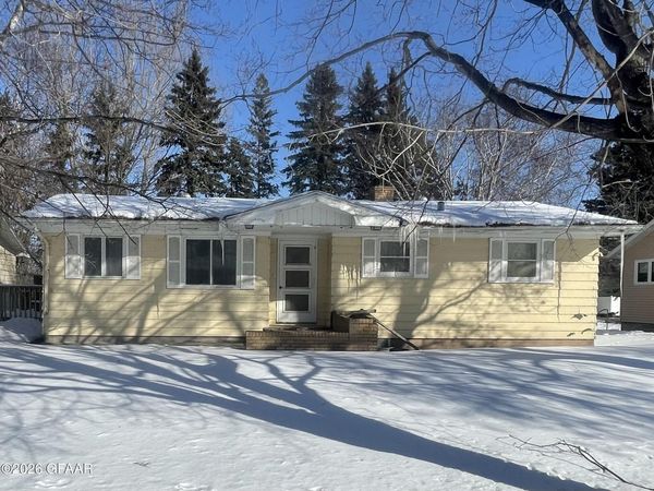 431 RUSSELL Street , Crookston, MN 56716