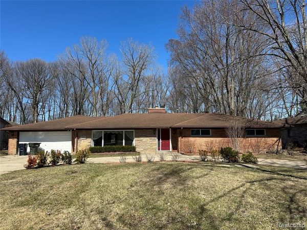 3501 Denson Drive, Sterling Heights, MI 48310