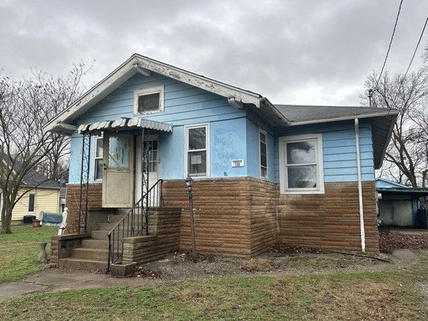 706 E Park Street, Duquoin, IL 62832