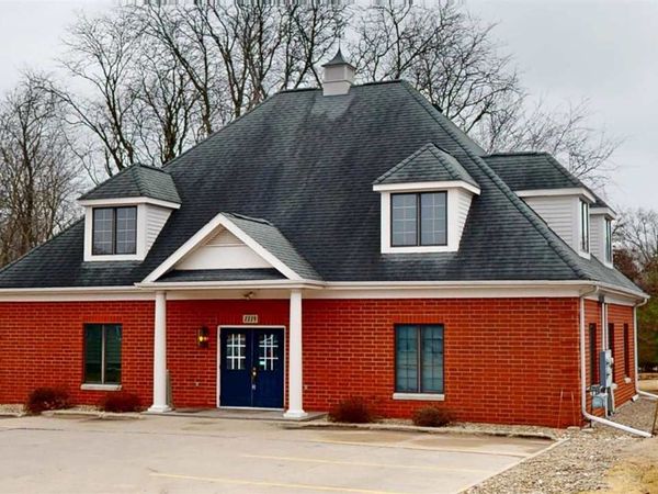 1114 N Dodge St, Iowa City, IA 52245