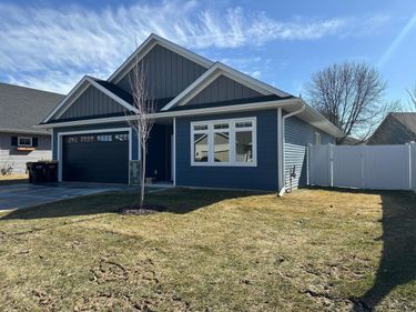 1118 Village Street SE, New Prague, MN 56071