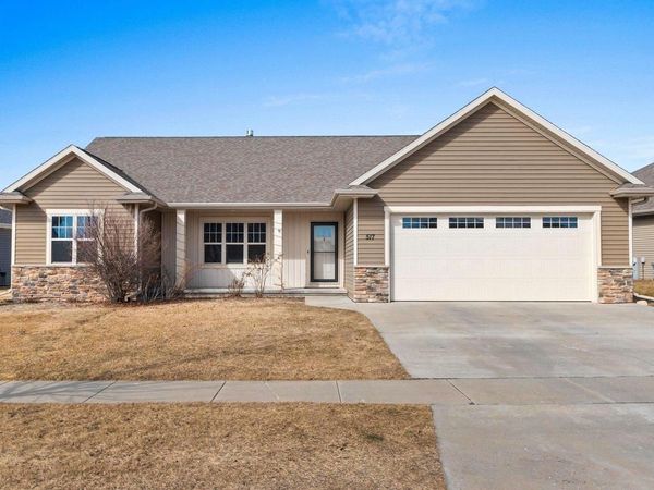 517 PEBBLESTONE CIRCLE, Hobart, WI 54155