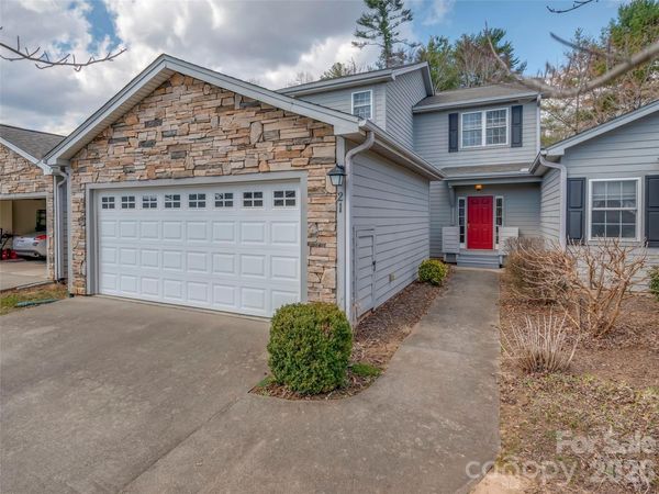 21 Holiday Drive, Arden, NC 28704