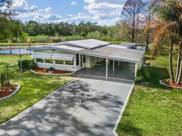 304 IVANHOE CIRCLE , LADY LAKE, FL 32159