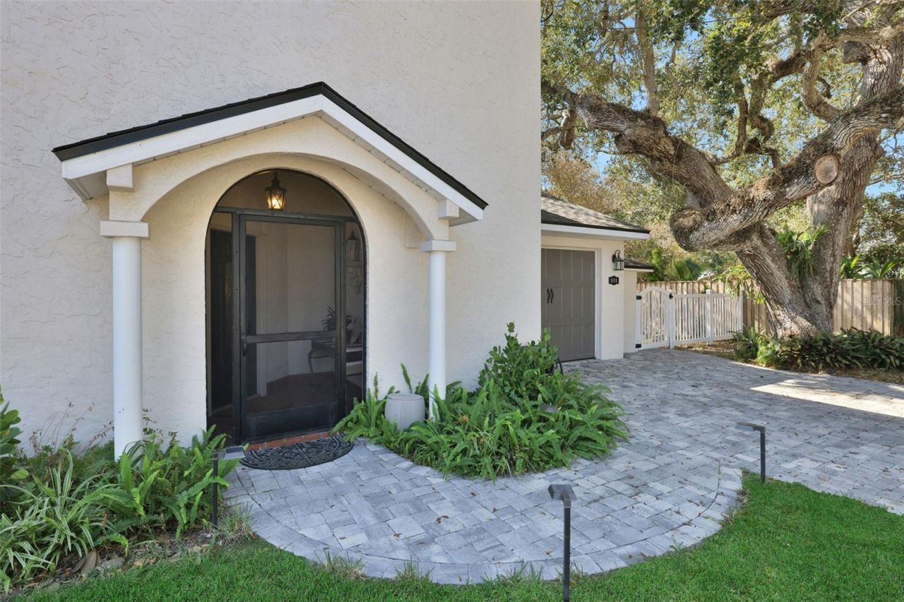 111 Esther Street, New Smyrna Beach, FL 32169 Photo