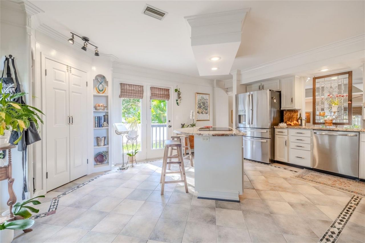 111 Esther Street, New Smyrna Beach, FL 32169 Photo