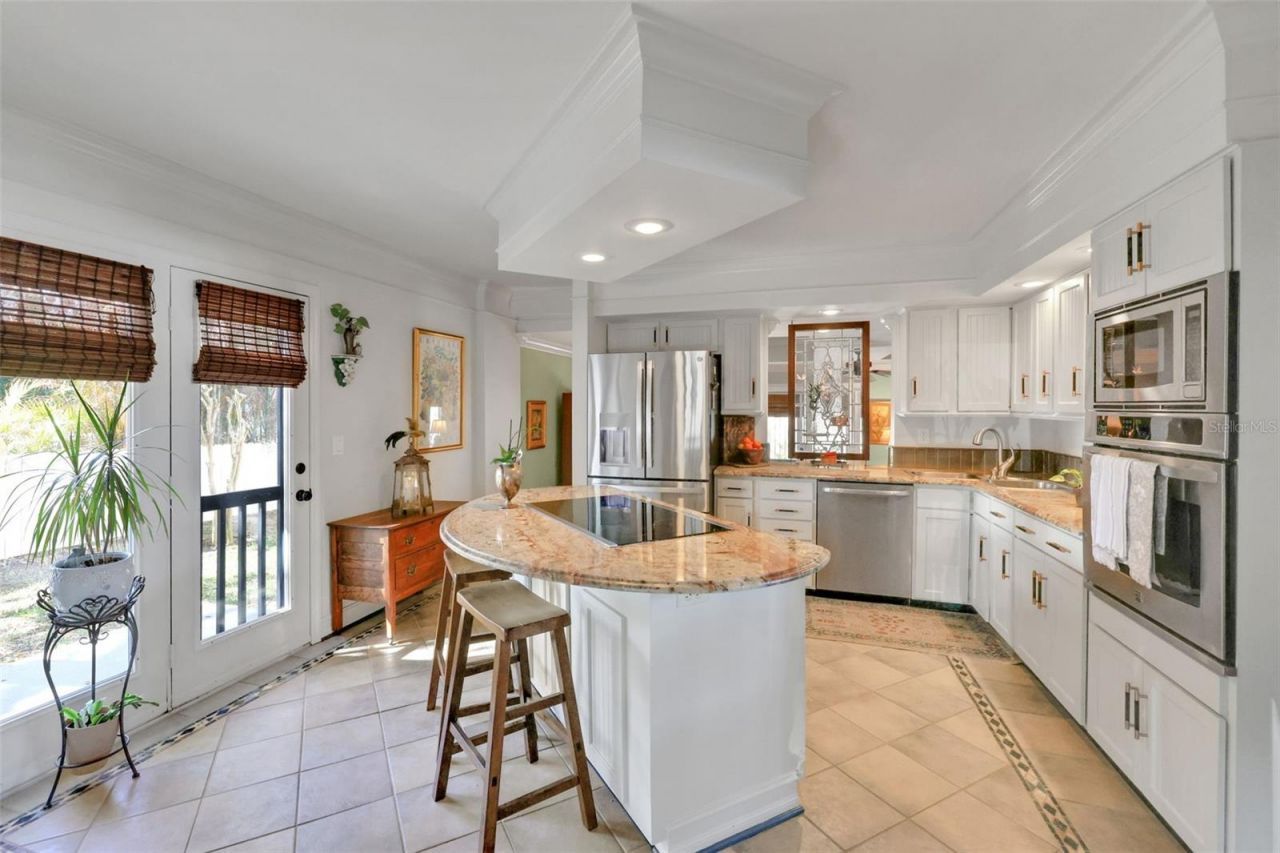 111 Esther Street, New Smyrna Beach, FL 32169 Photo