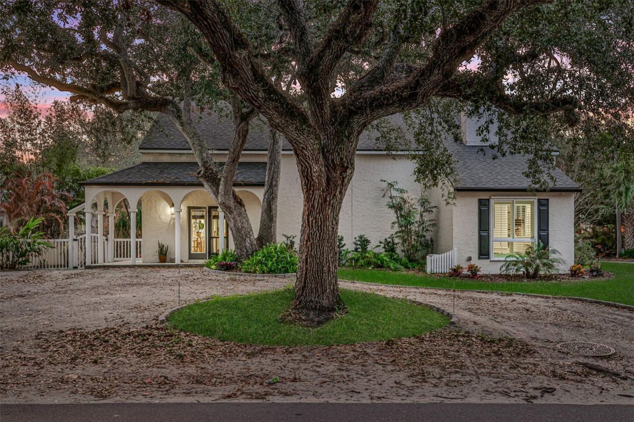 111 Esther Street, New Smyrna Beach, FL 32169 Photo