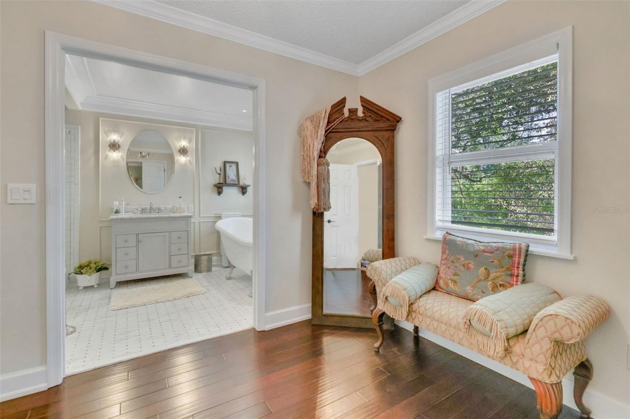 111 Esther Street, New Smyrna Beach, FL 32169 Photo