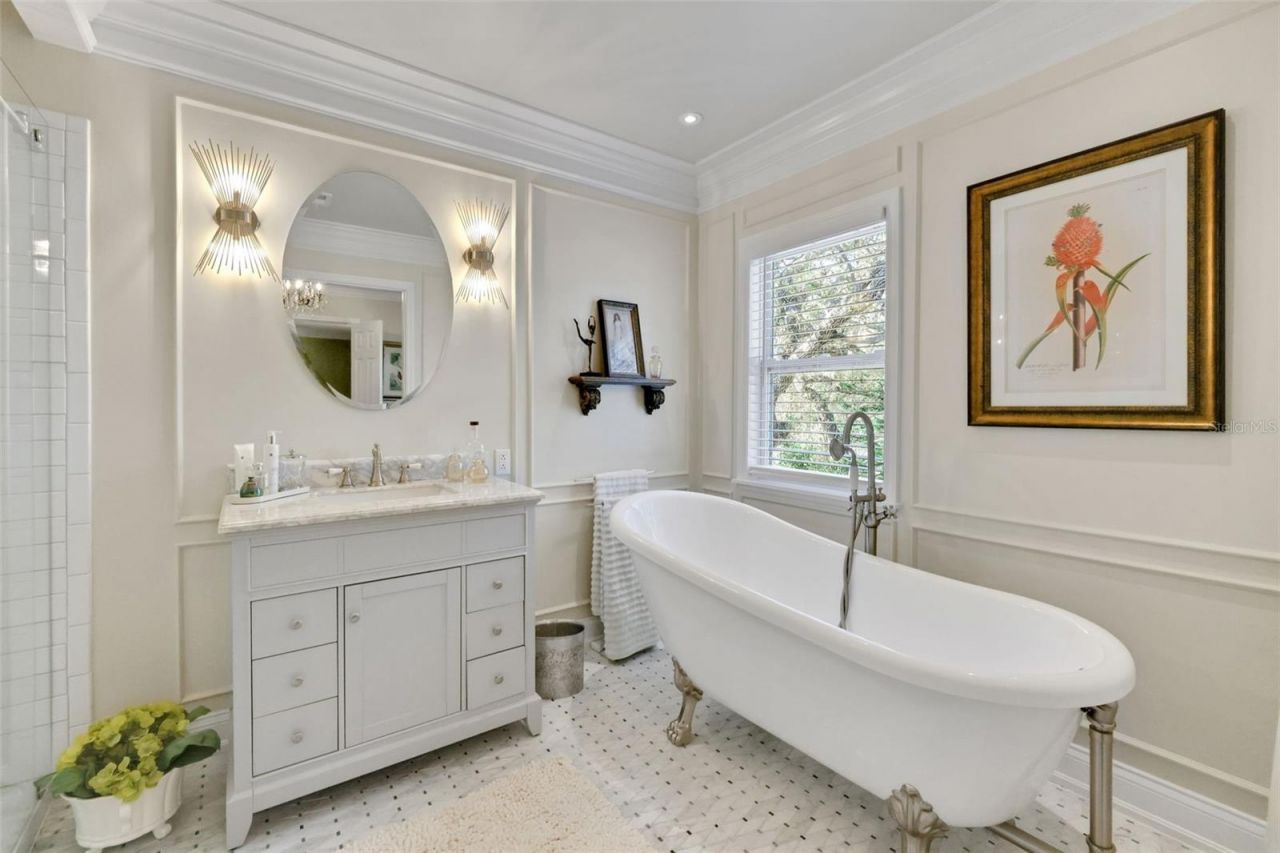 111 Esther Street, New Smyrna Beach, FL 32169 Photo