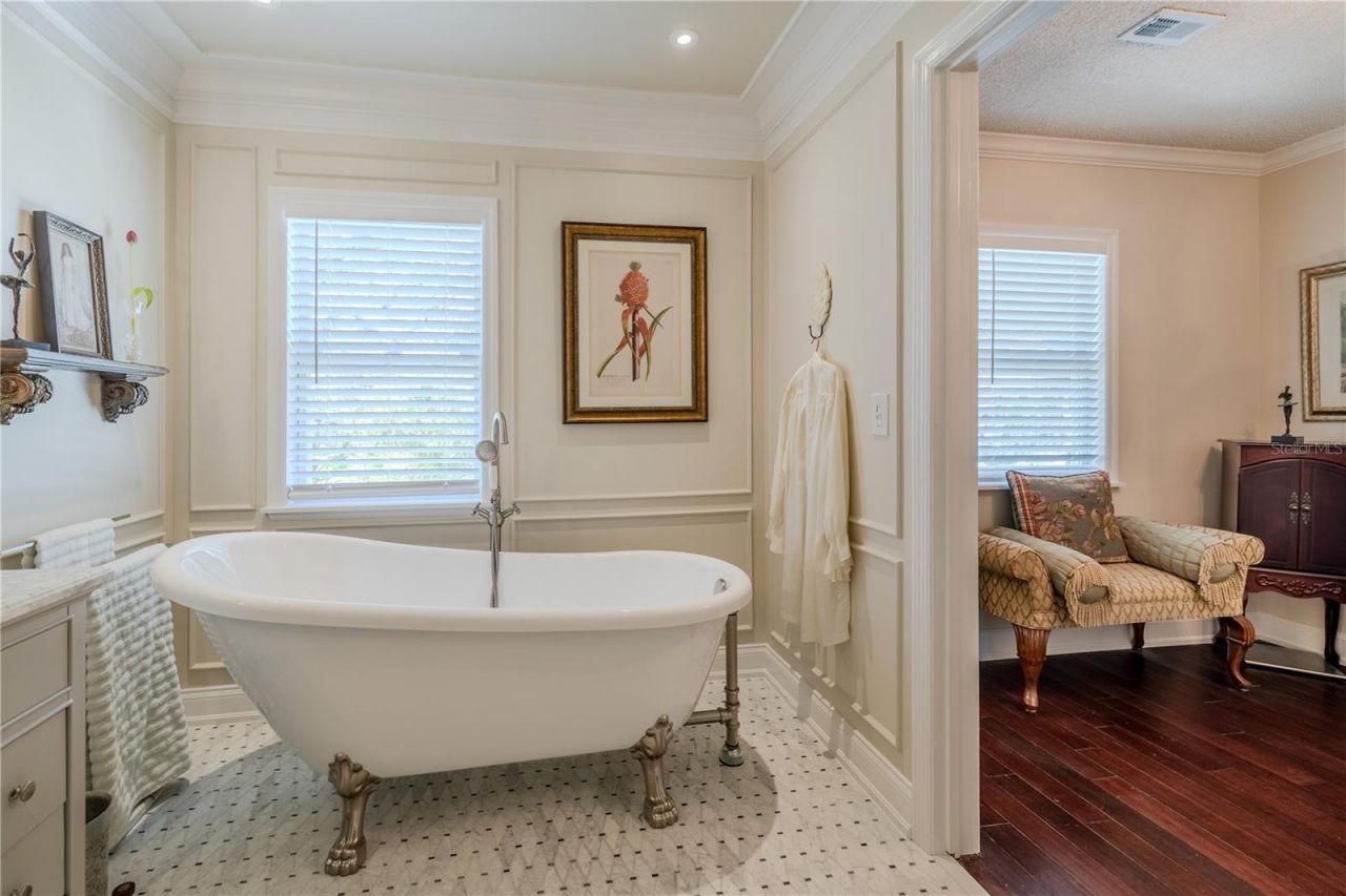 111 Esther Street, New Smyrna Beach, FL 32169 Photo