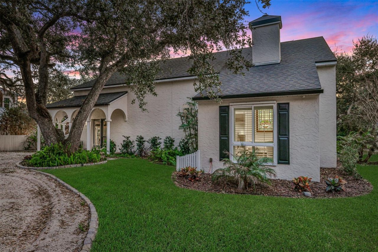 111 Esther Street, New Smyrna Beach, FL 32169 Photo