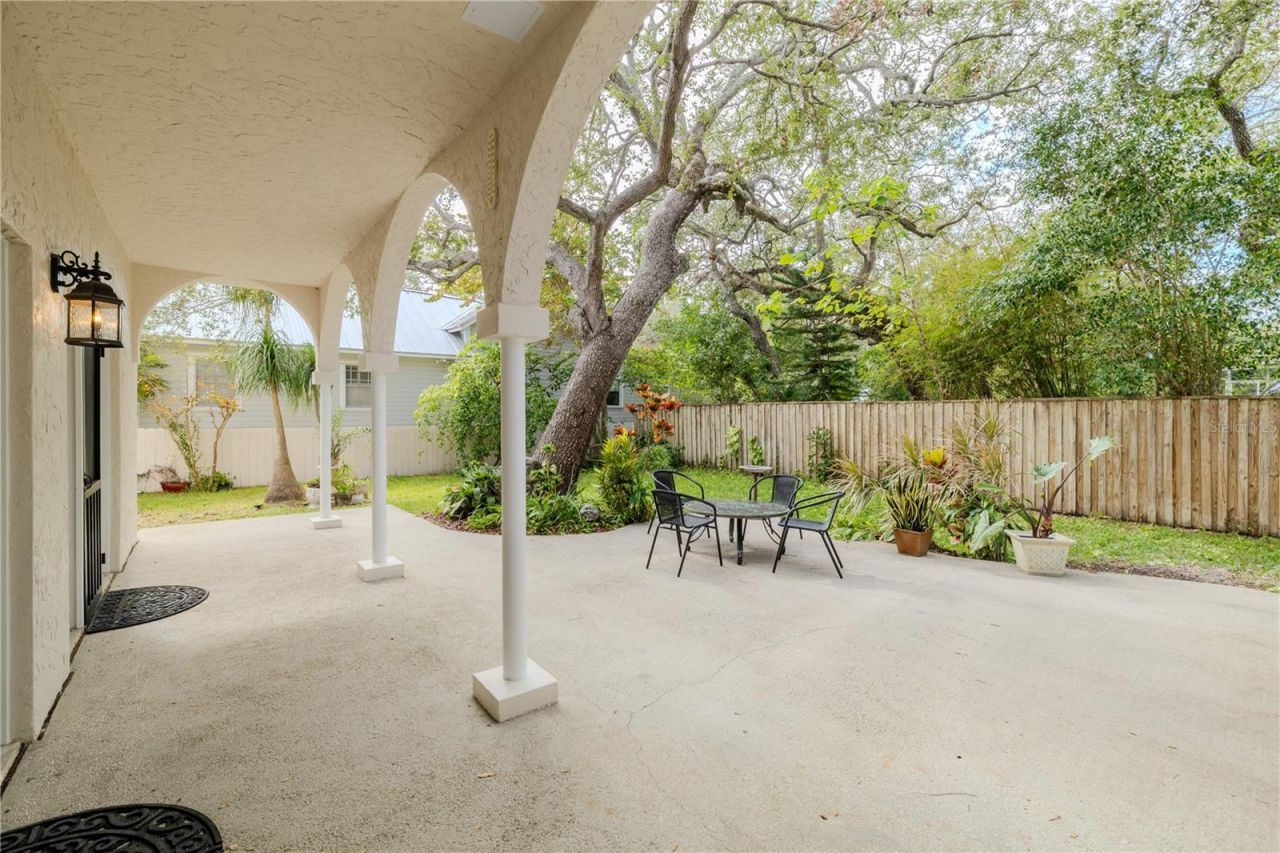 111 Esther Street, New Smyrna Beach, FL 32169 Photo
