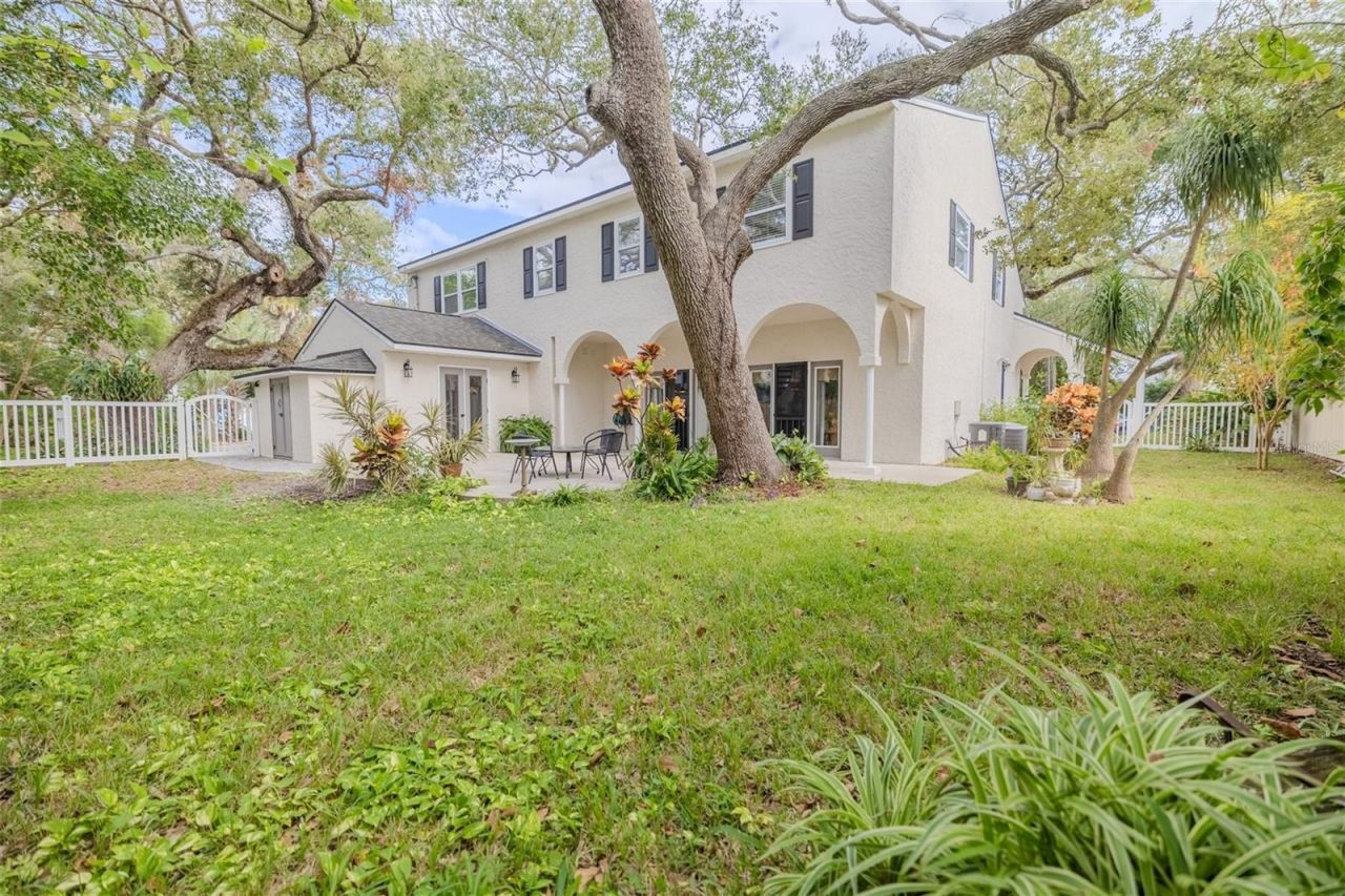 111 Esther Street, New Smyrna Beach, FL 32169 Photo