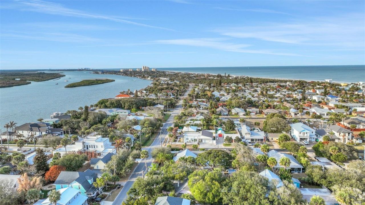 111 Esther Street, New Smyrna Beach, FL 32169 Photo