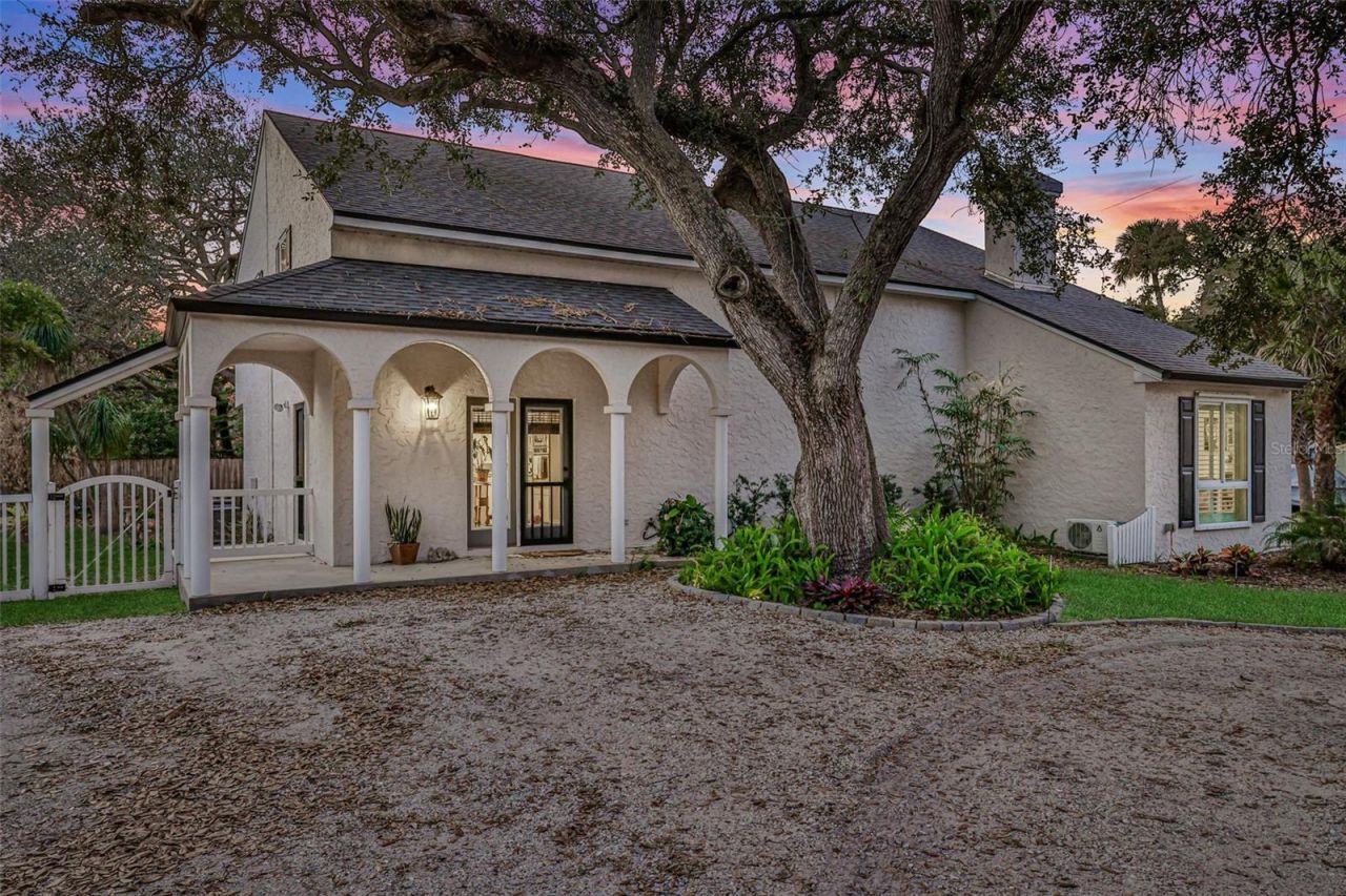 111 Esther Street, New Smyrna Beach, FL 32169 Photo