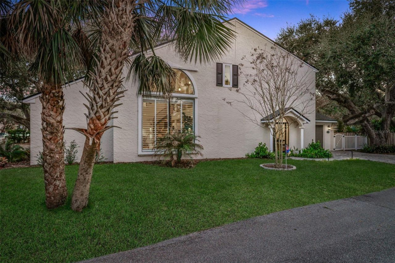 111 Esther Street, New Smyrna Beach, FL 32169 Photo