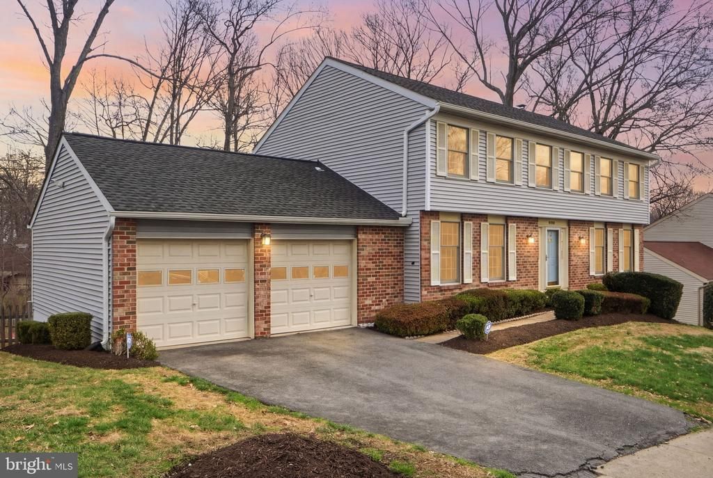 10302 Steamboat Landing Lane, Burke, VA 22015 Main Photo