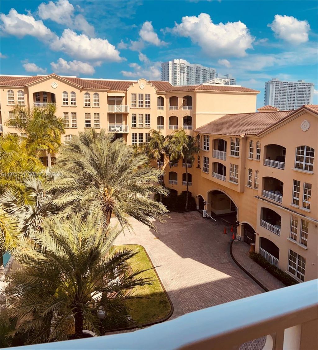 3001 NE 185th St , Unit 534, Aventura, FL 33180 Photo